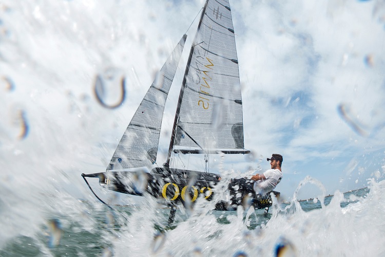 Flying Mantis foiling trimaran